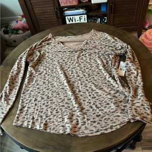 Light brown cheetah print long sleeve tshirt